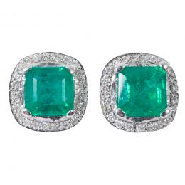 59   -  <p><span class="object_title">Pendientes diseño rectangular en oro blanco con emeralda central talla octogonal, 2,50 ct aprox. y orla de diamantes talla brillante engastados en garras, 0,25 ct aprox. 6,28 gr. </span></p>