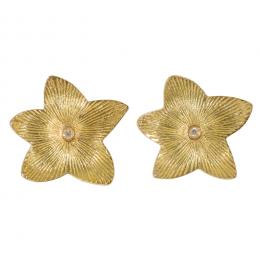 10   -  <p><span class="object_title">Pendientes diseño flor en oro con chatón central de diamante talla brillante, 0,02 ct aprox. 6,63 gr. </span></p>