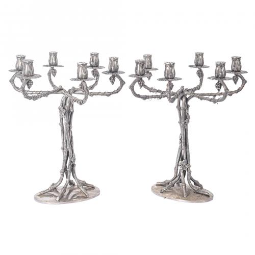 Espectacular pareja de candelabros de seis luces en plata e