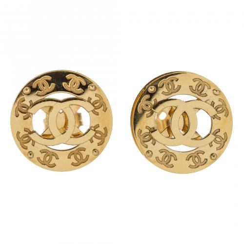 Pendientes diseño logotipo de Chanel en oro. 2,38 gr. 